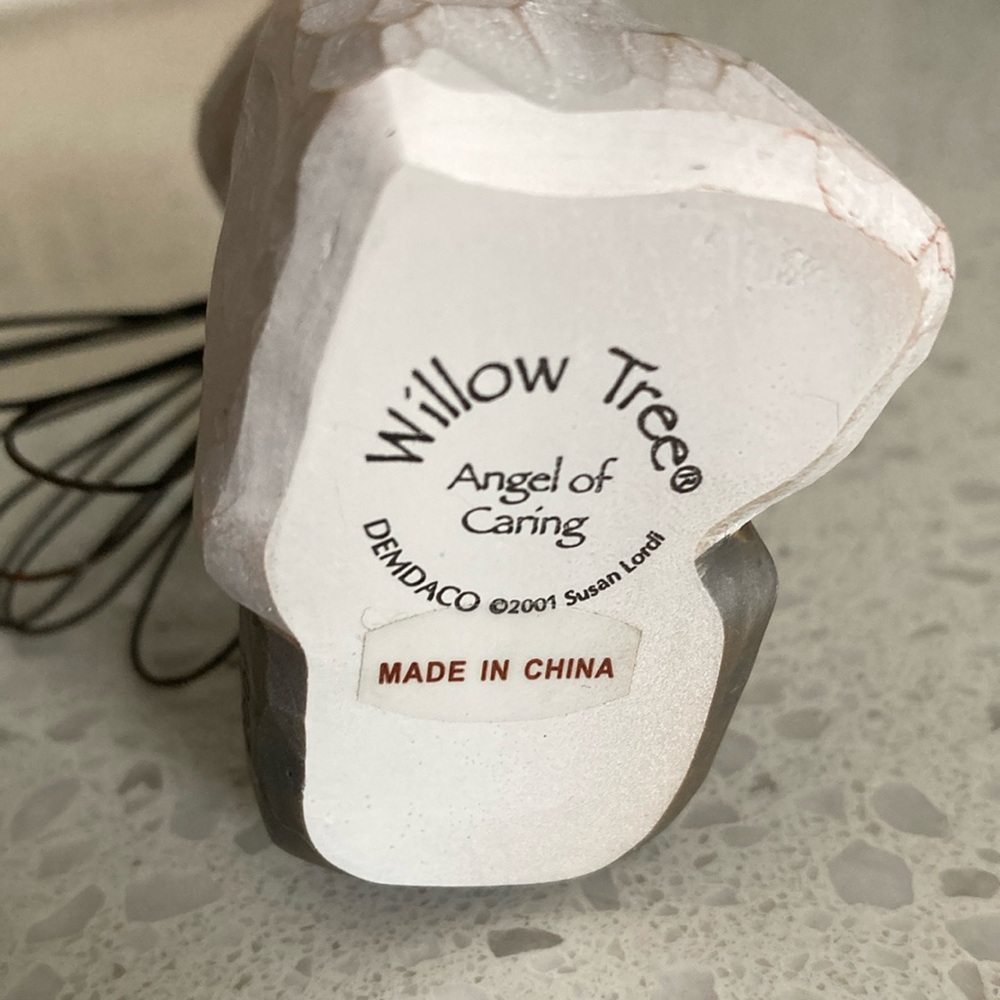 Vintage Willow Tree Angel of Caring 2001 - Picture 6 of 7